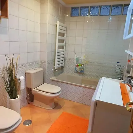 Piso Salinas شقة